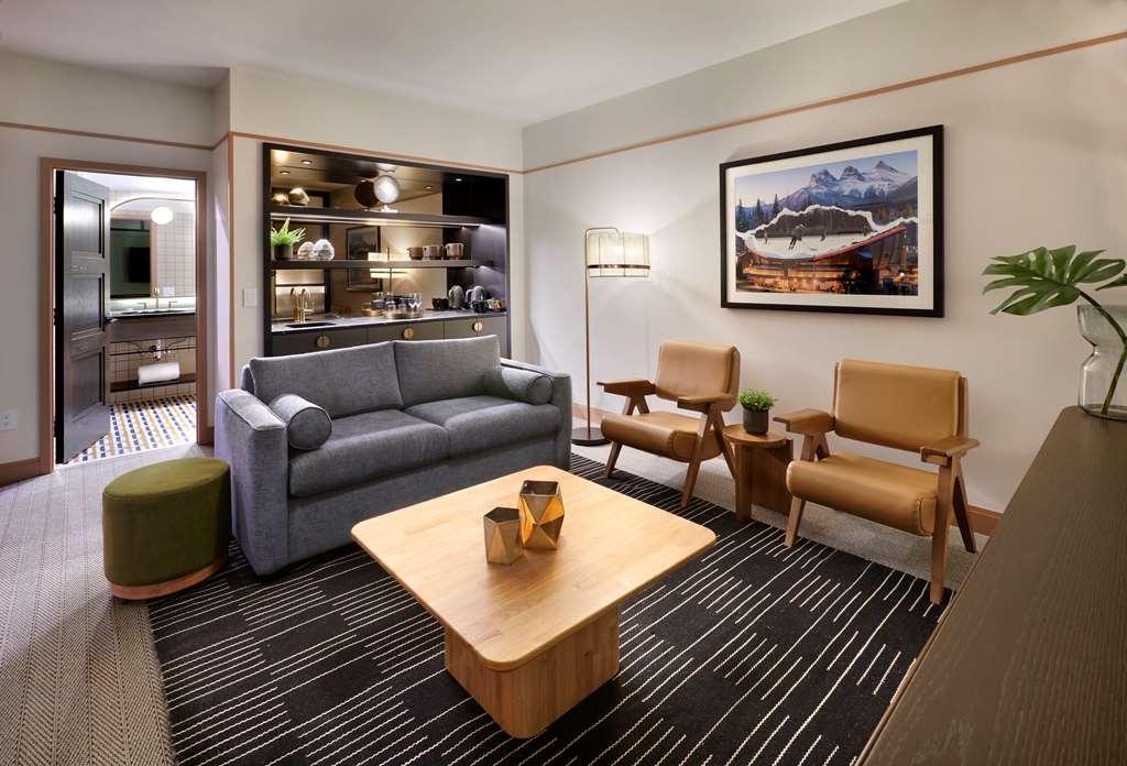 The Westley Calgary Downtown, Tapestry Collection By Hilton Hotel Szoba fotó